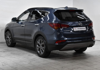 Подержанный автомобиль Hyundai Santa Fe 2017 года (7 фото)