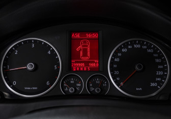 Подержанный автомобиль Volkswagen Tiguan 2009 года (10 фото)