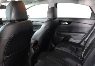 Подержанный автомобиль Kia Cerato Sedan 2021 года (12 фото)