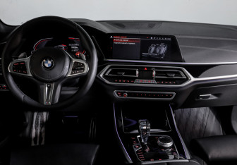 Подержанный автомобиль BMW X7 2019 года (12 фото)