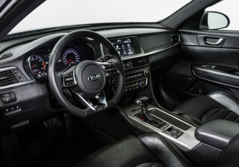 Подержанный автомобиль Kia Optima Sedan 2019 года (11 фото)