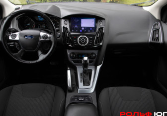 Подержанный автомобиль Ford Focus Wagon 2012 года (11 фото)