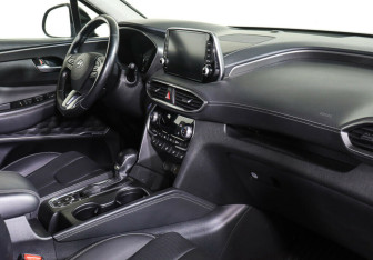 Подержанный автомобиль Hyundai Santa Fe 2019 года (9 фото)