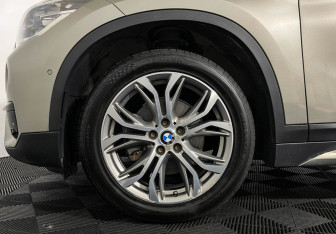 Подержанный автомобиль BMW X1 2017 года (7 фото)