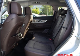 Подержанный автомобиль Chery Tiggo 8 Pro Max 2023 года (8 фото)