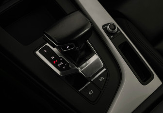 Подержанный автомобиль Audi A4 Sedan 2021 года (16 фото)