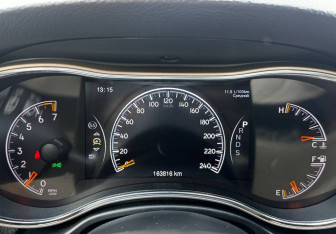 Подержанный автомобиль Jeep Grand Cherokee 2014 года (13 фото)