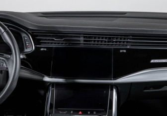 Подержанный автомобиль Audi Q8 2022 года (13 фото)