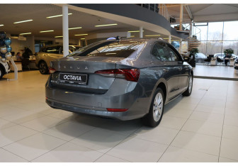 Новый Skoda Octavia Liftback 2025 (5 фото)