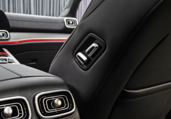 Подержанный автомобиль Jaecoo J8 2024 года (25 фото)