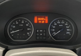 Подержанный автомобиль Nissan Almera Sedan 2014 года (15 фото)