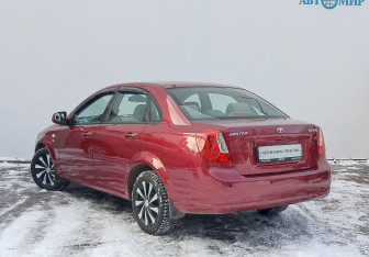 Подержанный автомобиль Daewoo Gentra Sedan 2015 года (7 фото)