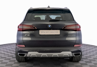 Подержанный автомобиль BMW X5 2020 года (6 фото)