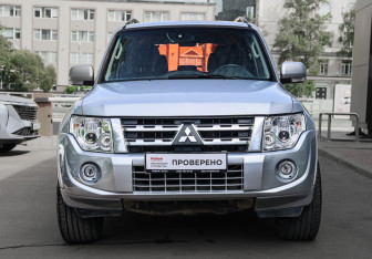Подержанный автомобиль Mitsubishi Pajero 2011 года (2 фото)