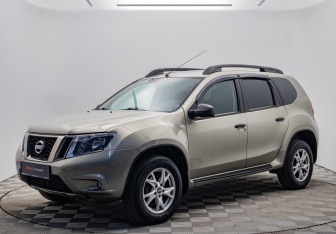 Подержанный автомобиль Nissan Terrano 2014 года (1 фото)