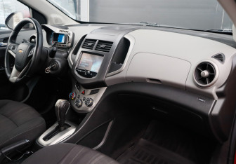 Подержанный автомобиль Chevrolet Aveo Sedan 2014 года (7 фото)