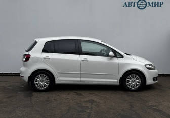 Подержанный автомобиль Volkswagen Golf Plus 2011 года (4 фото)