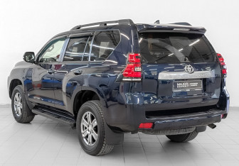 Подержанный автомобиль Toyota Land Cruiser Prado 2021 года (7 фото)