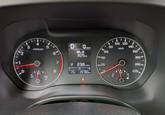 Подержанный автомобиль Kia Rio Hatchback 2022 года (16 фото)