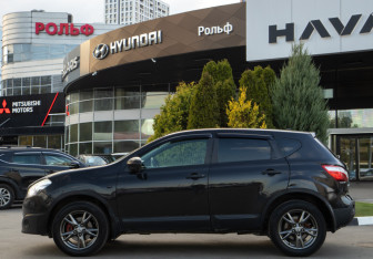 Подержанный автомобиль Nissan Qashqai 2011 года (6 фото)