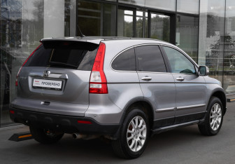 Подержанный автомобиль Honda CR-V 2008 года (5 фото)