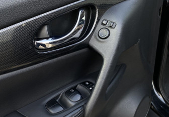 Подержанный автомобиль Nissan X-Trail 2016 года (21 фото)