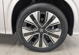 Новый Evolute i-SPACE 2026 (7 фото)