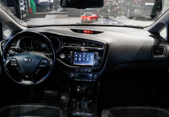 Подержанный автомобиль Kia Ceed Hatchback 2018 года (21 фото)