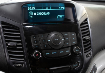 Подержанный автомобиль Chevrolet Orlando 2011 года (19 фото)