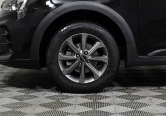 Подержанный автомобиль Kia Rio Hatchback 2021 года (7 фото)