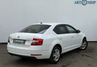 Подержанный автомобиль Skoda Octavia Liftback 2018 года (8 фото)