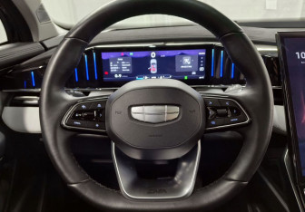 Подержанный автомобиль Geely Atlas 2024 года (12 фото)