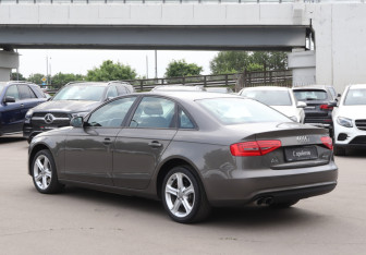 Подержанный автомобиль Audi A4 Sedan 2013 года (7 фото)