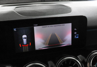 Подержанный автомобиль Mercedes-Benz GLB 2021 года (14 фото)