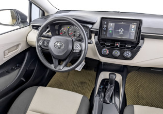 Подержанный автомобиль Toyota Corolla Sedan 2022 года (28 фото)