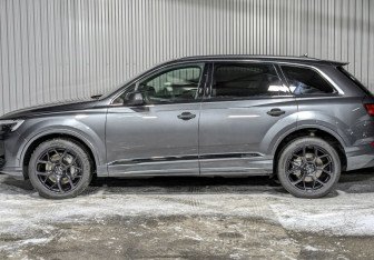 Новый Audi Q7 2024 (3 фото)