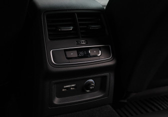 Подержанный автомобиль Audi A4 Sedan 2019 года (9 фото)