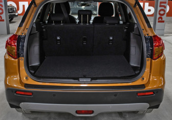 Подержанный автомобиль Suzuki Vitara 2018 года (10 фото)