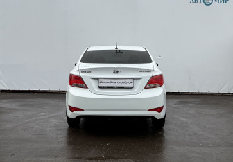 Подержанный автомобиль Hyundai Solaris Sedan 2015 года (6 фото)
