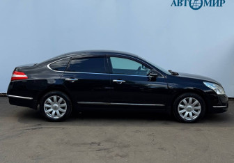 Подержанный автомобиль Nissan Teana 2011 года (4 фото)