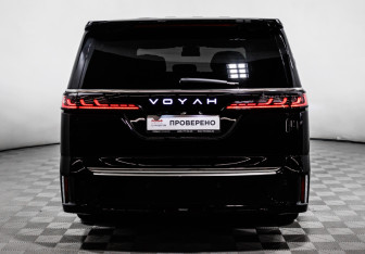 Подержанный автомобиль Voyah Dream 2025 года (6 фото)