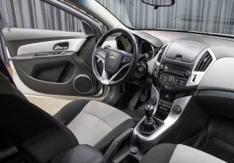 Подержанный автомобиль Chevrolet Cruze Sedan 2014 года (13 фото)