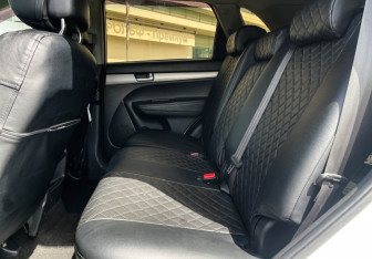 Подержанный автомобиль Kia Sorento 2014 года (10 фото)