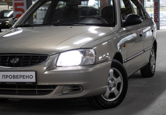 Подержанный автомобиль Hyundai Accent Sedan 2009 года (20 фото)