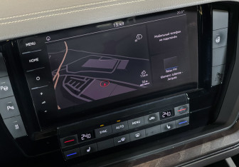 Подержанный автомобиль Volkswagen Touareg 2018 года (16 фото)