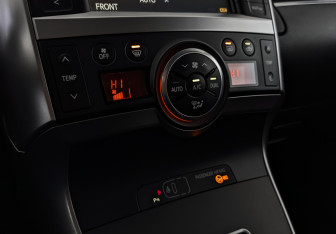 Подержанный автомобиль Toyota Verso 2014 года (21 фото)