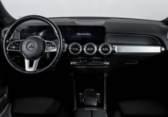Подержанный автомобиль Mercedes-Benz GLB 2020 года (12 фото)