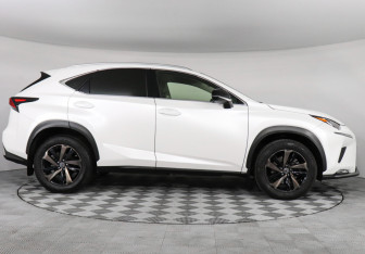 Подержанный автомобиль Lexus NX 2020 года (4 фото)