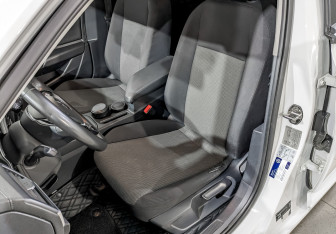 Подержанный автомобиль Volkswagen Jetta Sedan 2020 года (20 фото)