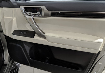 Подержанный автомобиль Lexus GX 2022 года (25 фото)